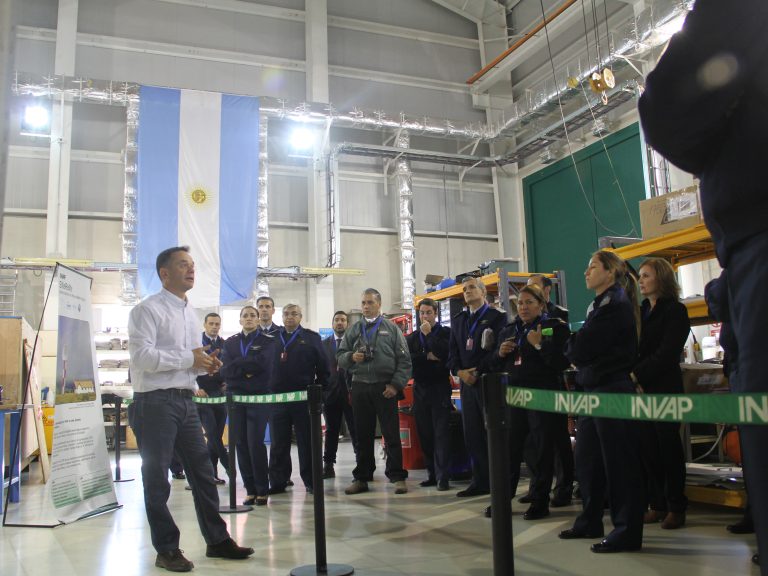 Visita ESGA a INVAP